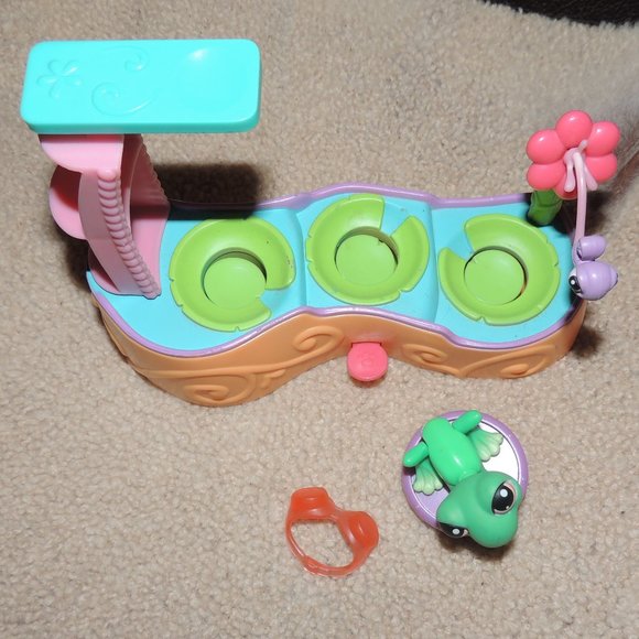 Littlest Pet Shop - "Leapin Lagoon" - Picture 3 of 5